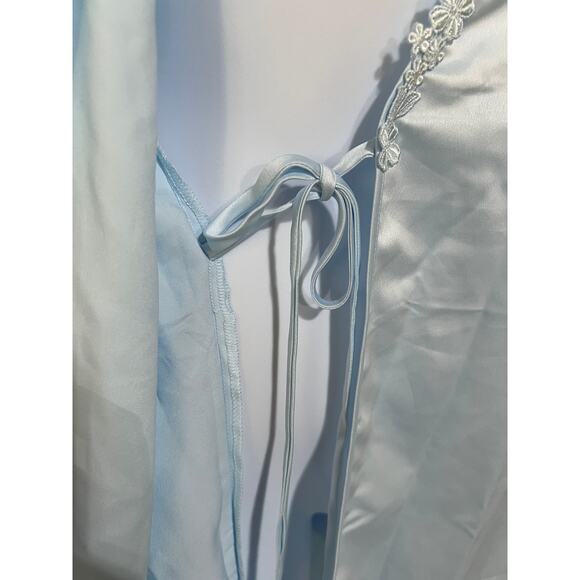 FLORA NIKROOZ WOMENS MEDIUM SHOWSTOPPER COVER-UP SATIN ROBE ICE BLUE NEW - Picture 11 of 15